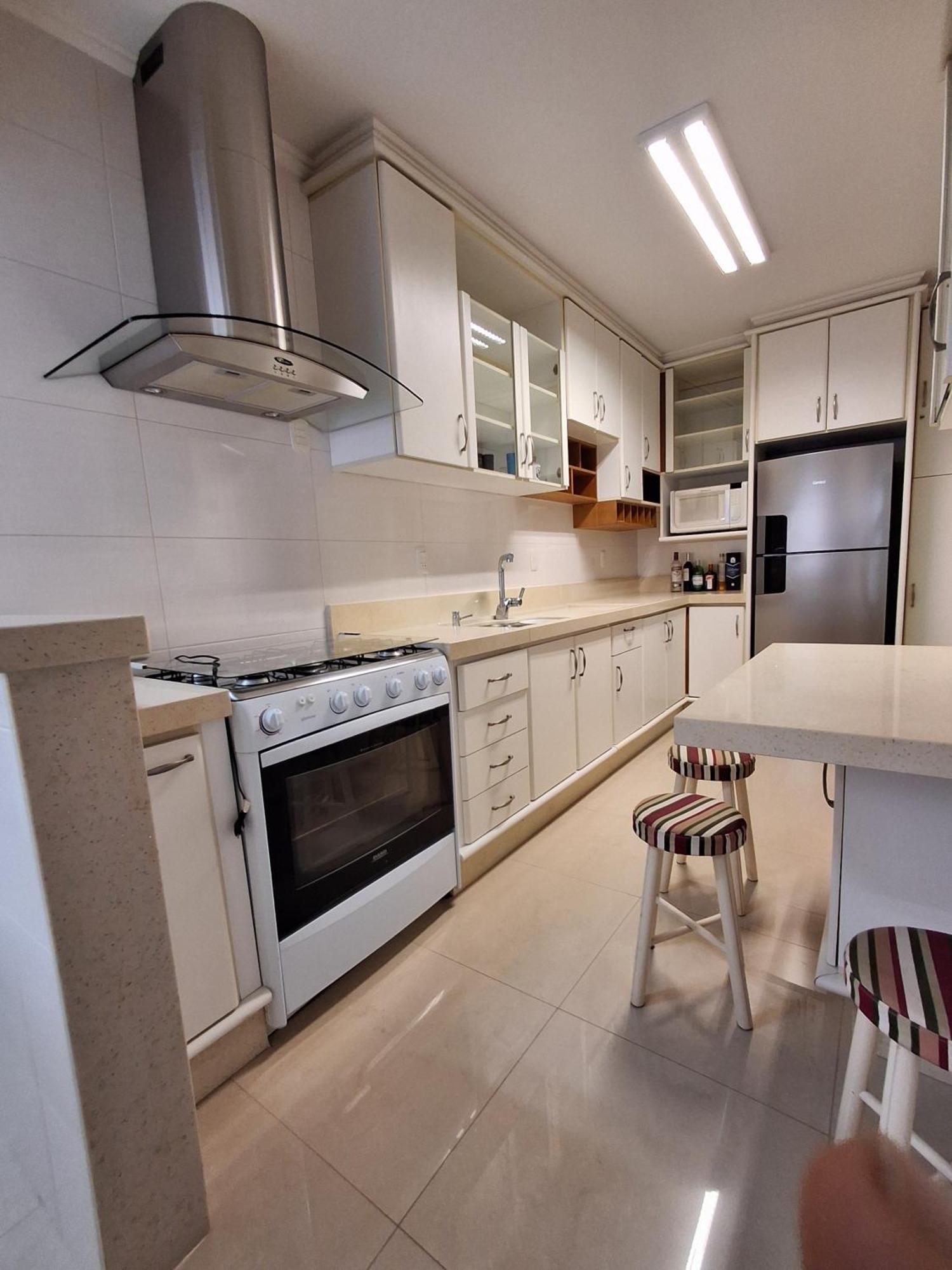 Apto Com Sacada Apartamento *